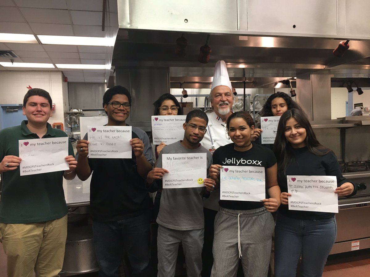 RMECPIRATES's tweet image. Just some of our appreciative students thanking their fav teachers #RMECTeachersRock #MDCPSTeachersRock #BeATeacher