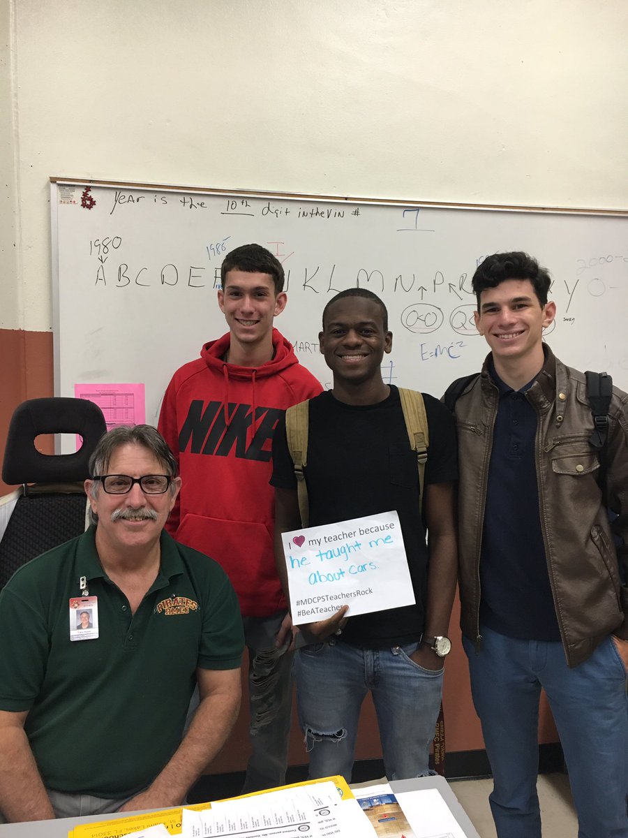 RMECPIRATES's tweet image. Just some of our appreciative students thanking their fav teachers #RMECTeachersRock #MDCPSTeachersRock #BeATeacher