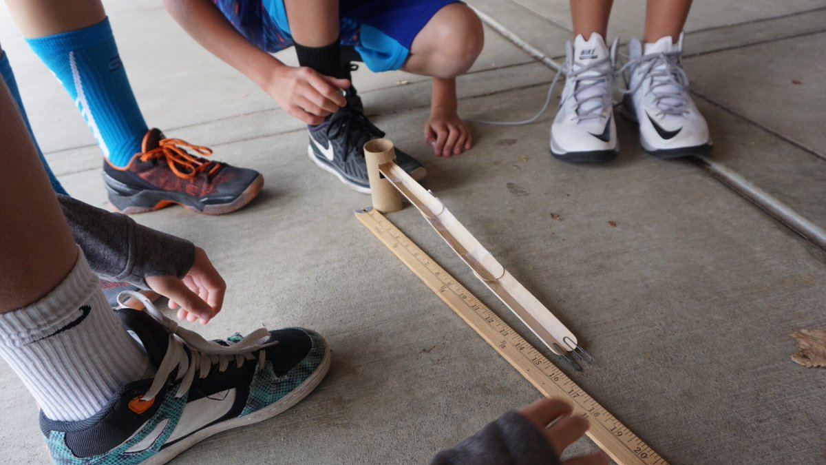 PacadaVision's tweet photo. Marble run challenge gr6 @MrsBankstonUMS 4cs in action &amp; amazing student engagement! #teamUMS #USDlearns #STEAM https://t.co/OfuMIzYBv5