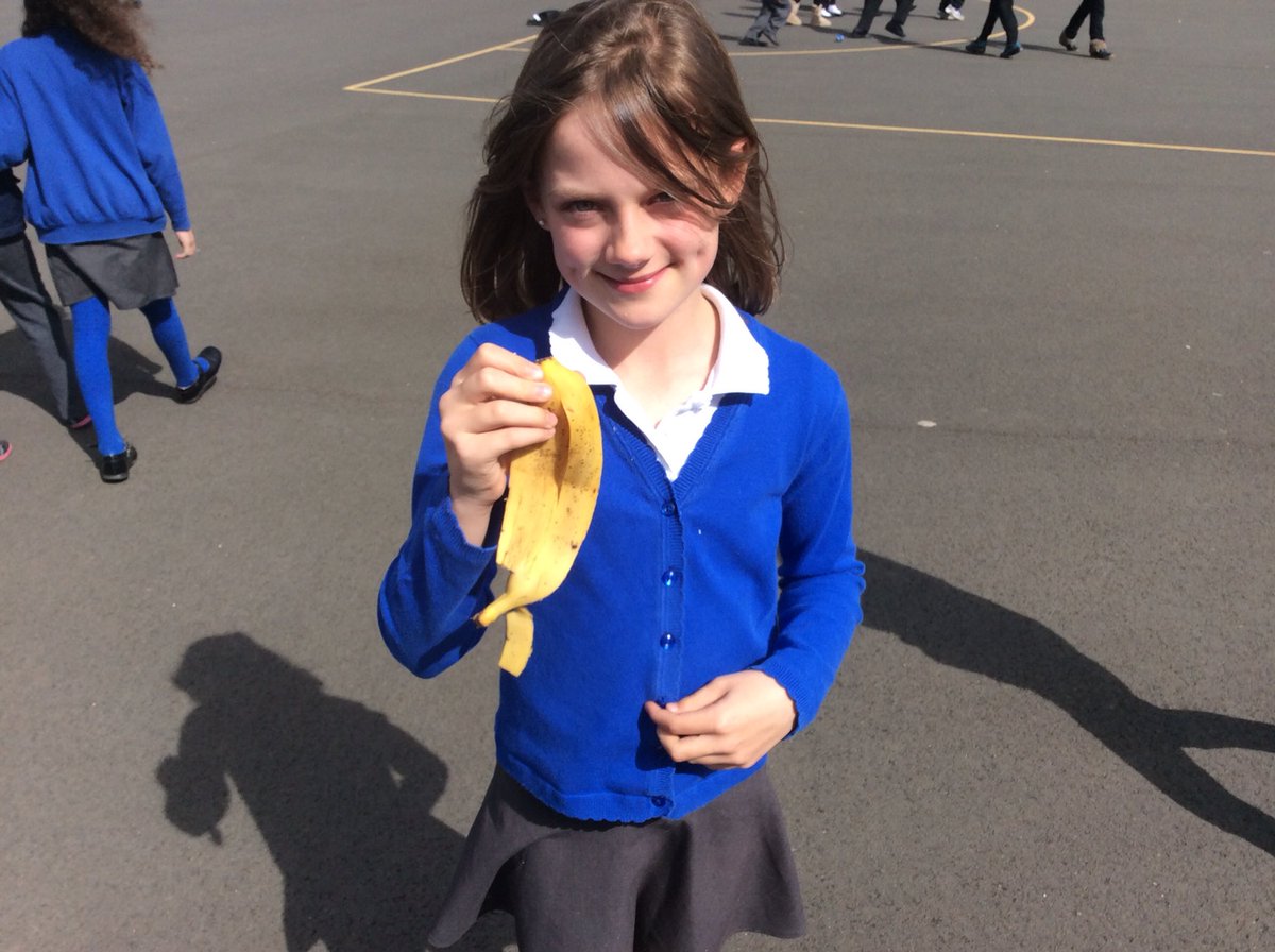 ShirePrimary's tweet photo. KS2 children enjoying the new Shiremoor Voice initiative to encourage eating your five-a-day. #FiveADayChallenge https://t.co/G2ey27vl2U