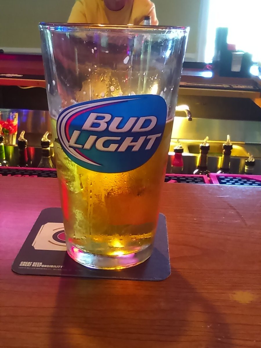raffaele_c2016's tweet photo. Thank God for bars that don't ID https://t.co/DqGn587VHs