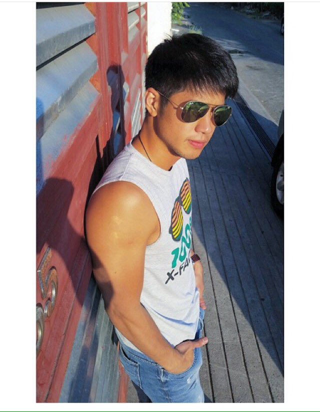 aljurians4's tweet photo. Idol @iamAJabrenica #aljur #asian #kapuso #primetimeprince #onceagain #BornOnceAgain #hunk https://t.co/5J5lXSlx5P