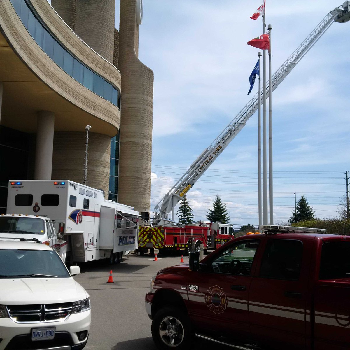 JenniferPatchel's tweet photo. We're here for #epw2016 @yorkregiongovt with @YRP @centralyorkfire @georginafire #inyourkit @redcrosstalk https://t.co/xmLfIjgFHh
