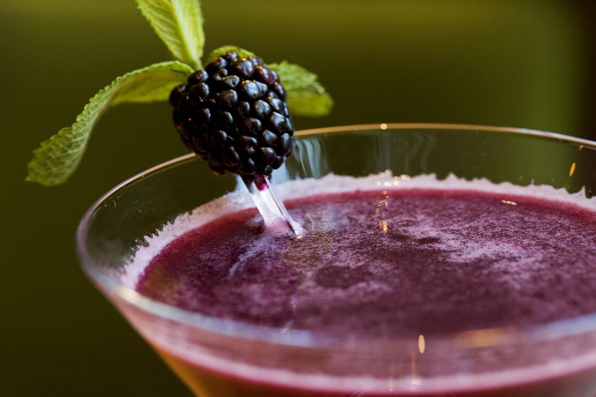 RBishopsgate's tweet photo. @BroadgateLondon #LiteraryGreats #Cocktails now on the #HappyHour menu! Come & try our #WitchesPotion if you dare! https://t.co/qQRZawhmmD
