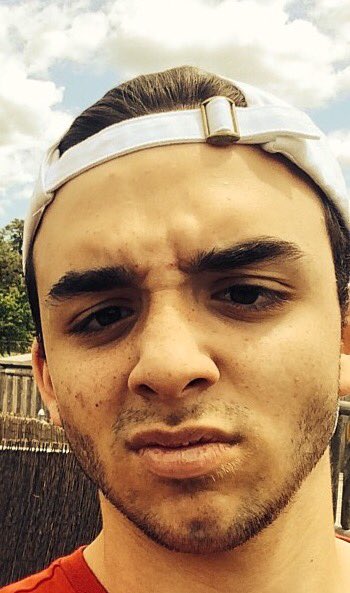 MotownAssassin's tweet photo. Wednesday, May 4, 7:57 am - @raphbiello #dumbass https://t.co/JdCCArDcov