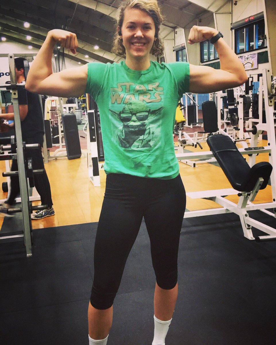FemaleFitJunky's tweet photo. Just another star wars picture to fill up your feed.#MayTheFourthBeWithYou #HappyStarWarsDay #HappyGymNerd #FitLife https://t.co/j1LUxcV431