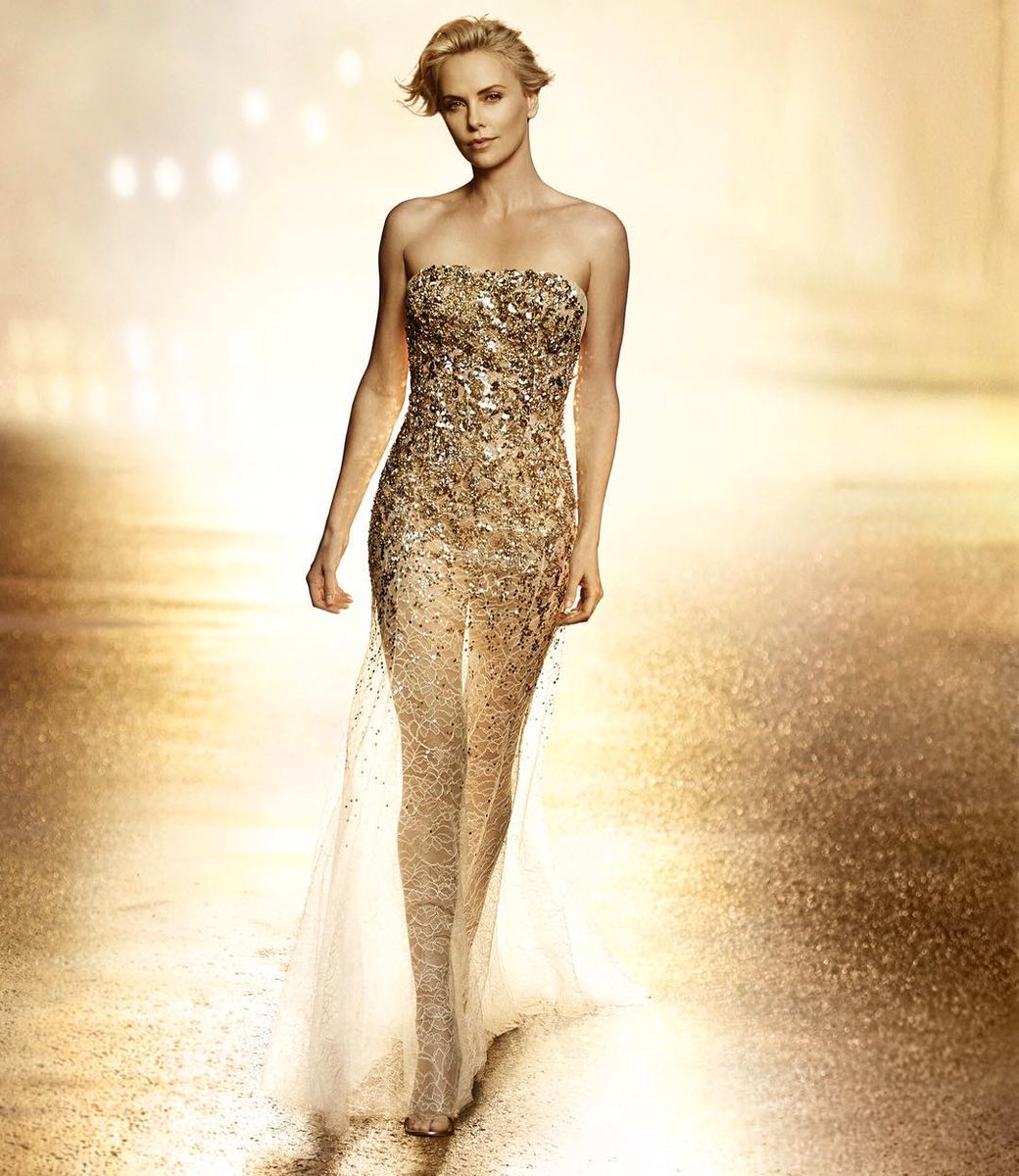 de #CharlizeTheron pour Dior J'adore. dior jadore dress. 