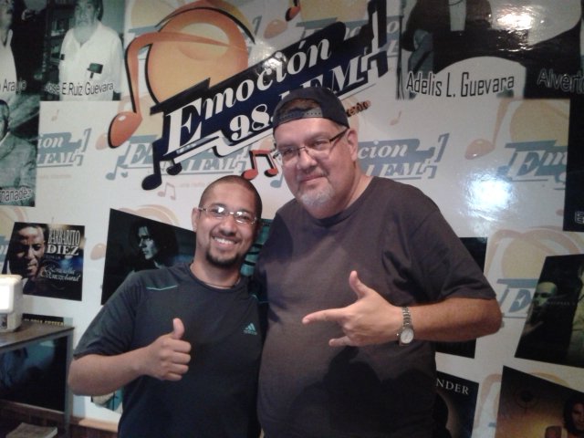 Emocion981's tweet photo. Aquí al aire The Pachos Show junto a @luisortegat @pachoaguilar https://t.co/ZyuCKCI4BN