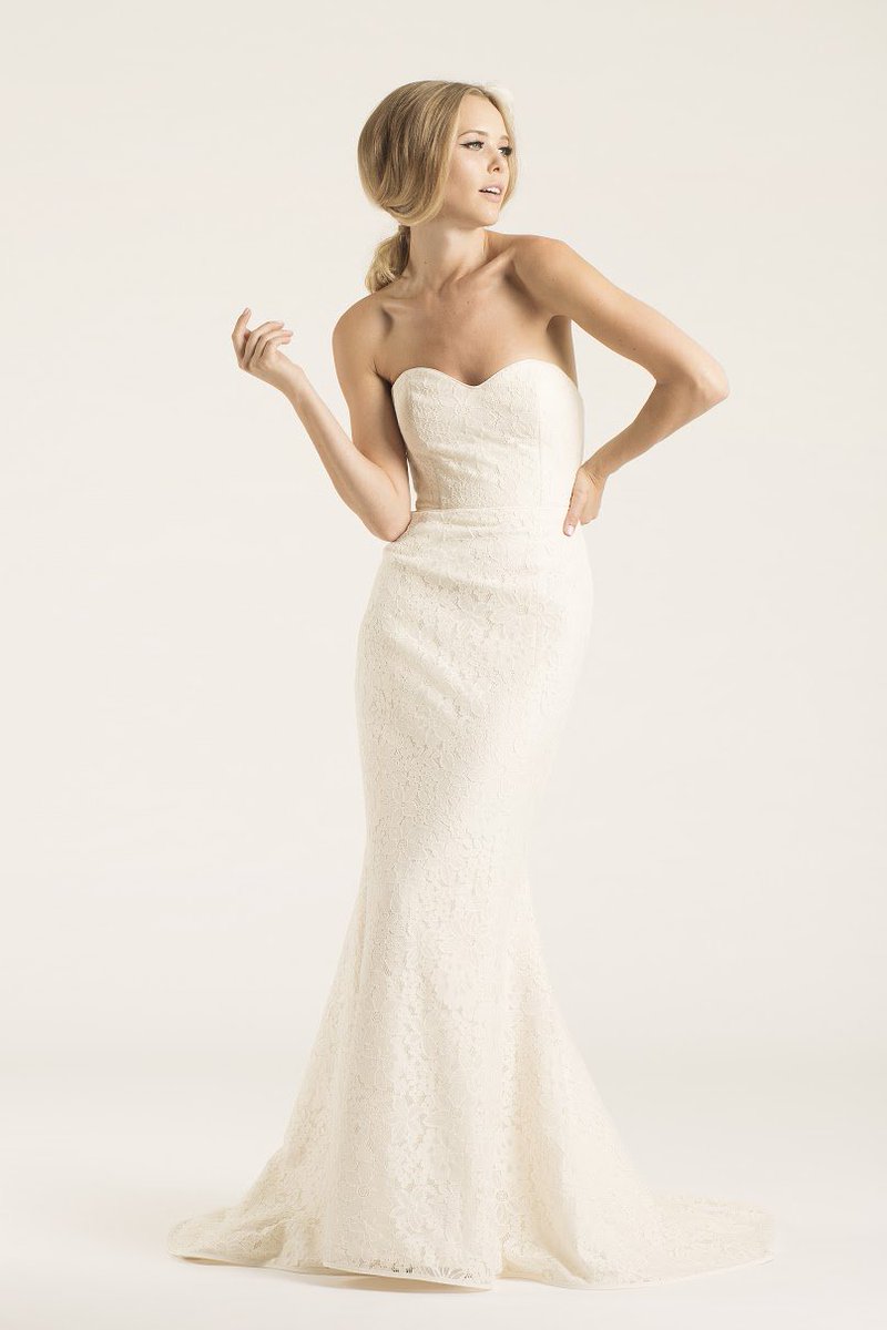 LanaAddison's tweet photo. Love this new arrival in our boutique by @AmyKuschel...
#bridalgown#lace#lanaaddison#amykuschel https://t.co/qrAOfCPm4j