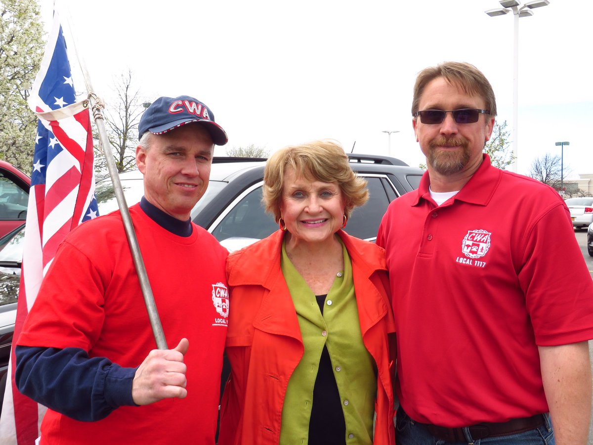 CWA1117's tweet photo. Thank you Congresswoman @louiseslaughter NY 25th for your support of the @CWADistrict1 Verizon strike @CWA1170 https://t.co/Mq1z0hgMEW