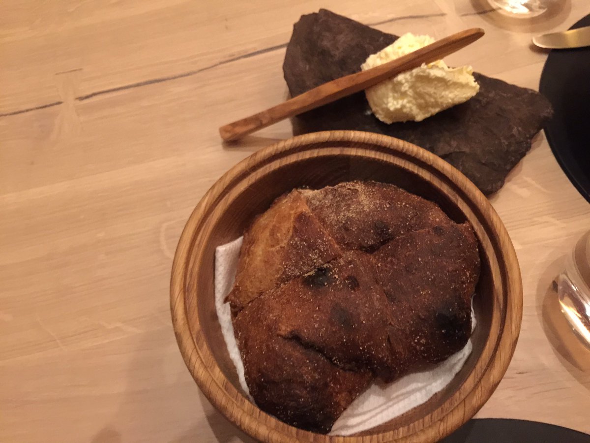 mrpeterelliot's tweet photo. Fab night #Agern Perfects n distills the @nomacph experience w/o leaving @GrandCentralNYC @ClausMeyerDK #cod #bread https://t.co/iQQuoltKvx