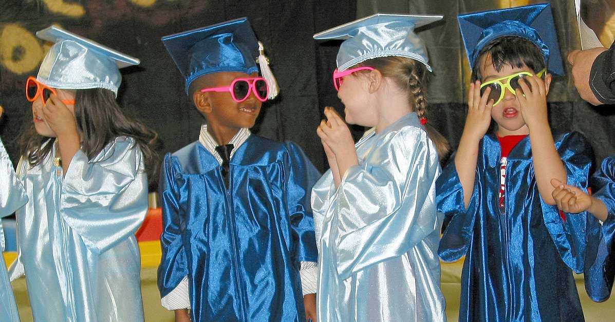 Handpressions's tweet photo. A #Commencement Speech to the Parents of the Pre-K #Graduating Class of 2016 https://t.co/0askD9MFw6  @POPSUGARMoms https://t.co/R8ozRqvRH9