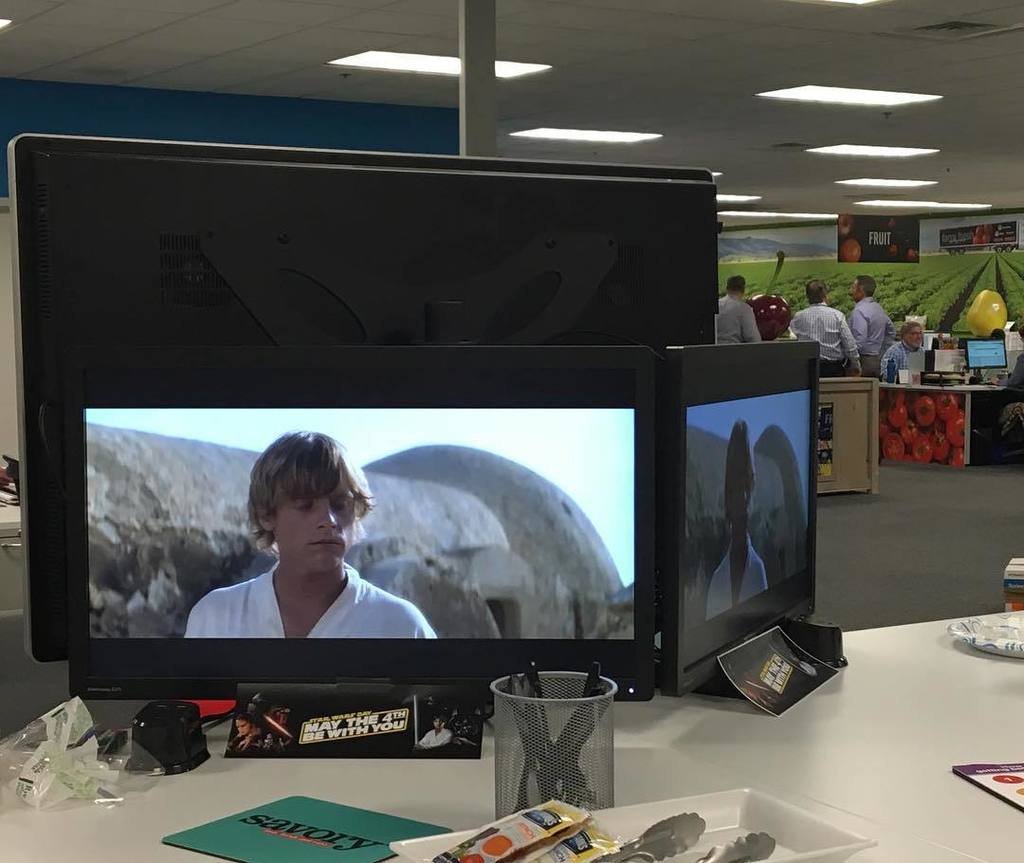 WendyCrayK's tweet photo. My office is the best. #maythefourth #starwarsday #office #nocubicles #work #lukeskywalker… https://t.co/Jq36Q32yBO https://t.co/skYFqjc5Dw