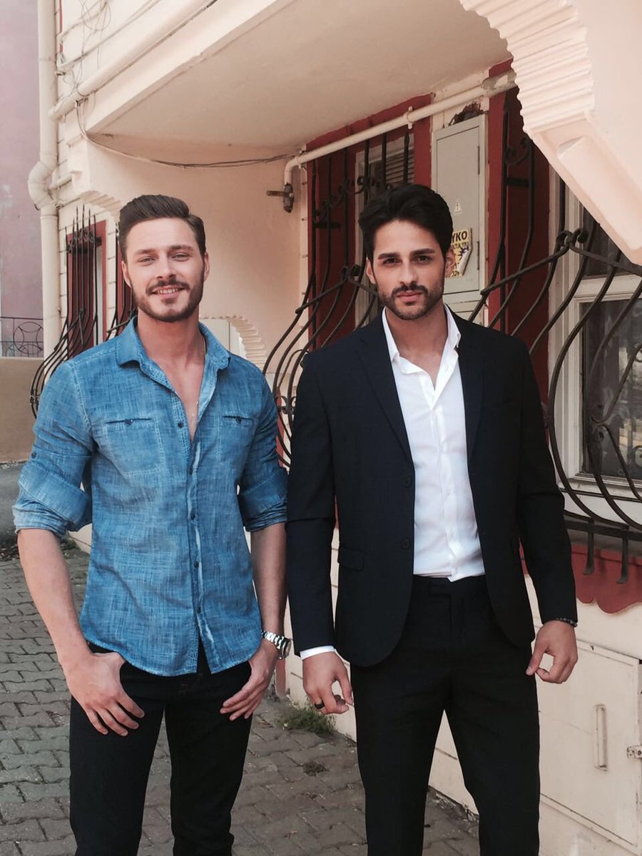 Haleaydn19's tweet photo. İki arkadaşı görmek be hoş ❤️ @EkinMertDaymaz  @ccelikburak https://t.co/kreMml2U1h