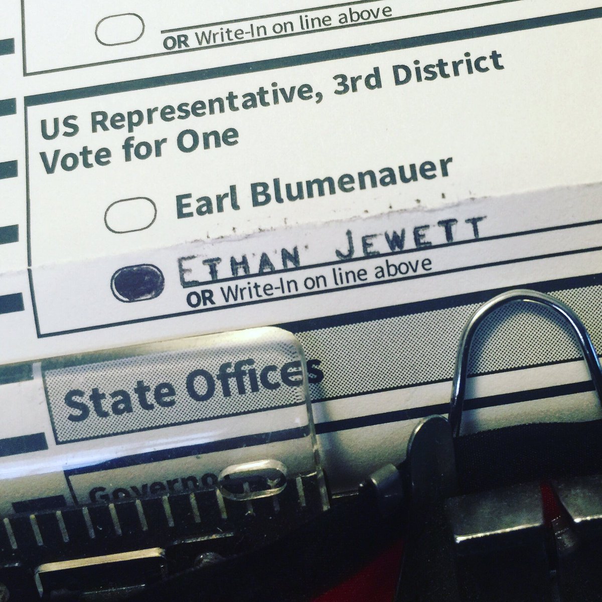 EthanPDX's tweet photo. #TypeIn candidate whos #superdelegate vote mirrors will of OR voters. @PDXtypewriters @portlandmercury #FeelTheBern https://t.co/iczWeb4rgk