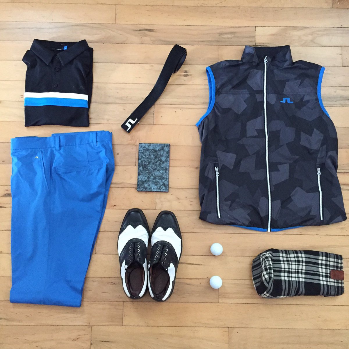 #ootd Sophistication With An Edge. @JLindeberg_Golf Vest, Polo, Pants, Belt. <a href="/FootJoy/">FootJoy</a> Shoes. <a href="/SeamusGolf/">SEAMUS GOLF</a> head cover.