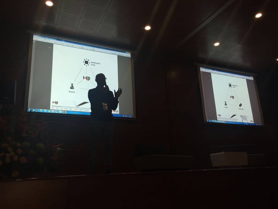 IMASEDLAB's tweet photo. Imágenes de la conferencia que Horge Pérez, director del @IMASEDLAB, impartió ayer en el @DinovaCongreso de Bogotá. https://t.co/QdYOvr0VB3