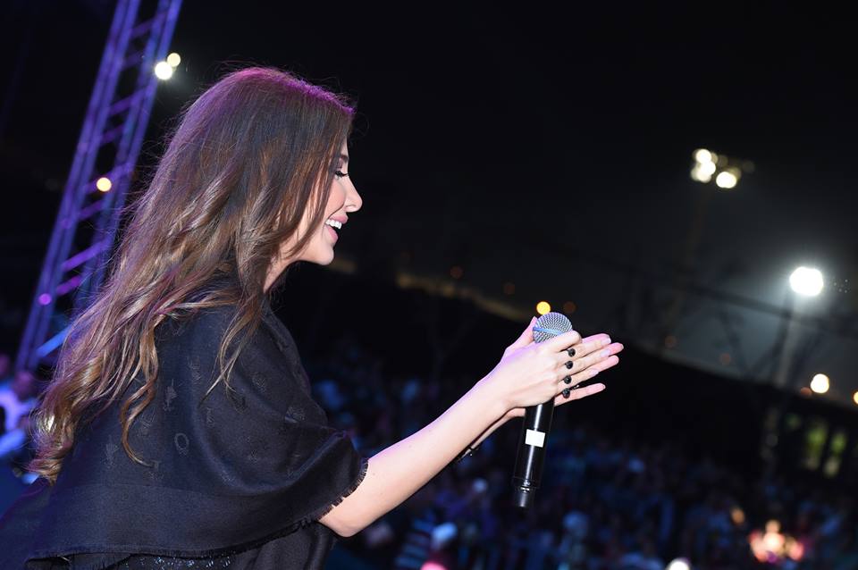 NancyAjramSpain's tweet photo. @NancyAjram Full set Nancy Ajram's #SpringFestival2016 #Cairo
https://t.co/MUAvZJvXXG https://t.co/1fZ5iM8ZBB
