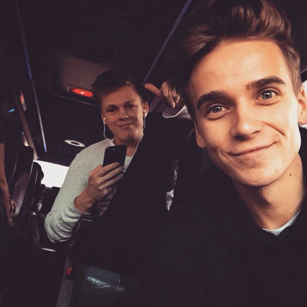 Do_Yong_'s tweet photo. #pizza is life
#jaspar is life https://t.co/xljp2xBy2v