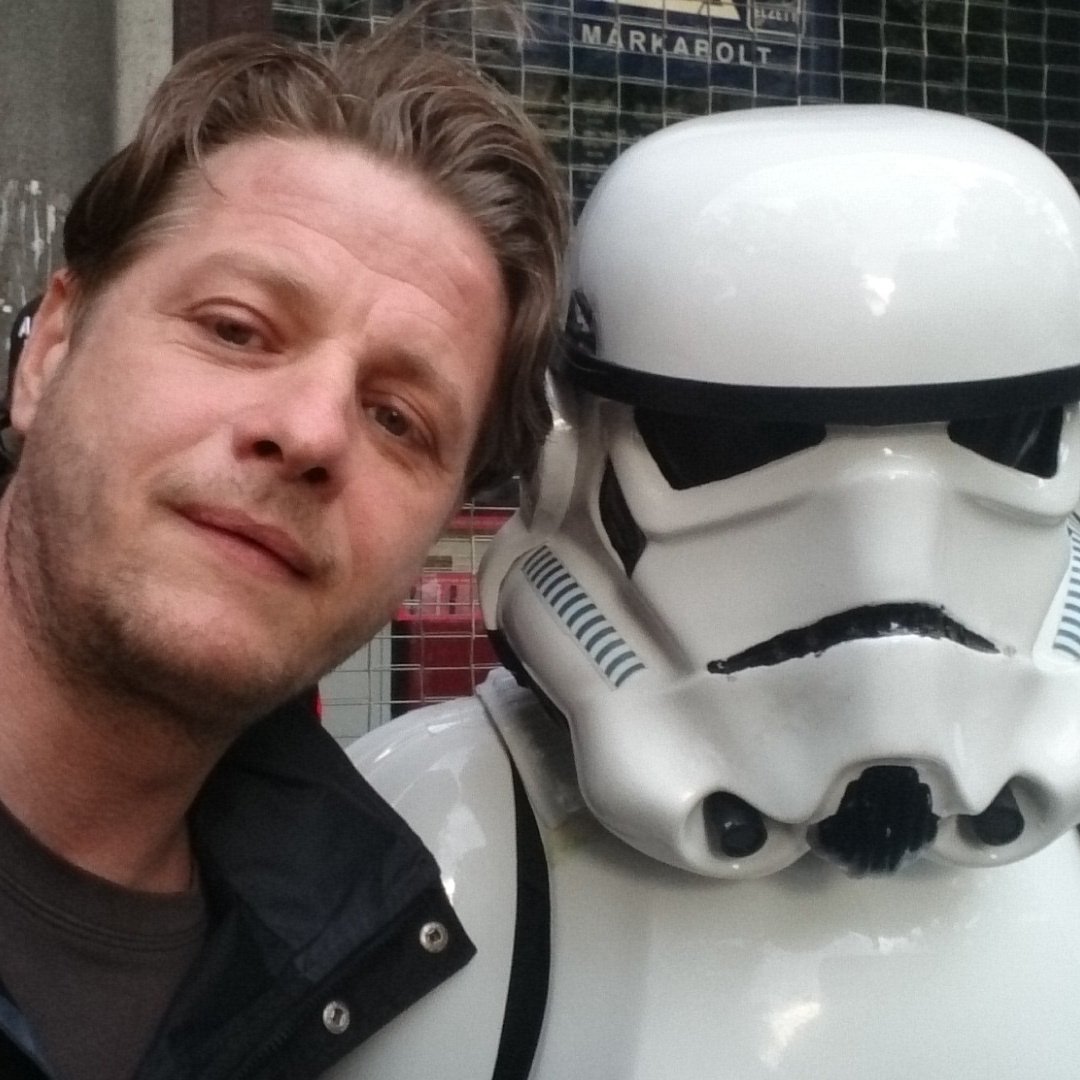 robee1972's tweet photo. Boldog star wars napot :) happy star wars day :) https://t.co/kc1ZwPfsL3