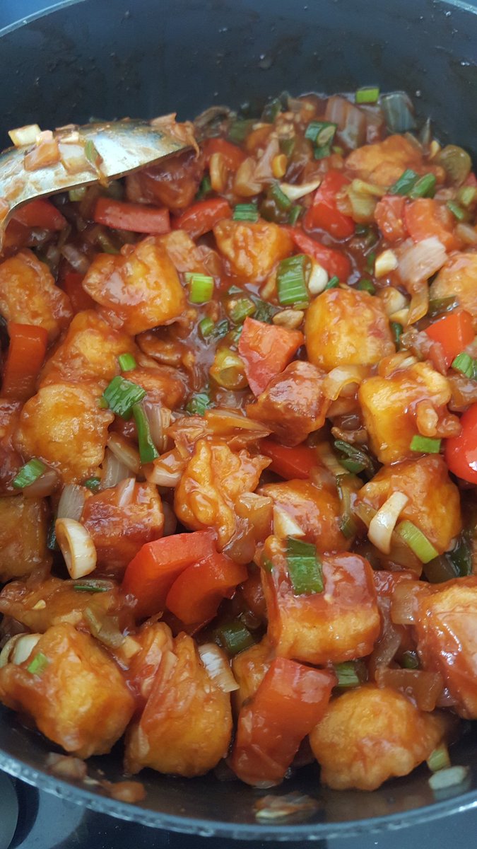 BhudiaAni's tweet photo. @DoniBrascoDJ @JessDesiVibes finished product #challengeDoni #lush #chillipaneer add mirch masala to Don's talents😋 https://t.co/YXWhPp2PdU