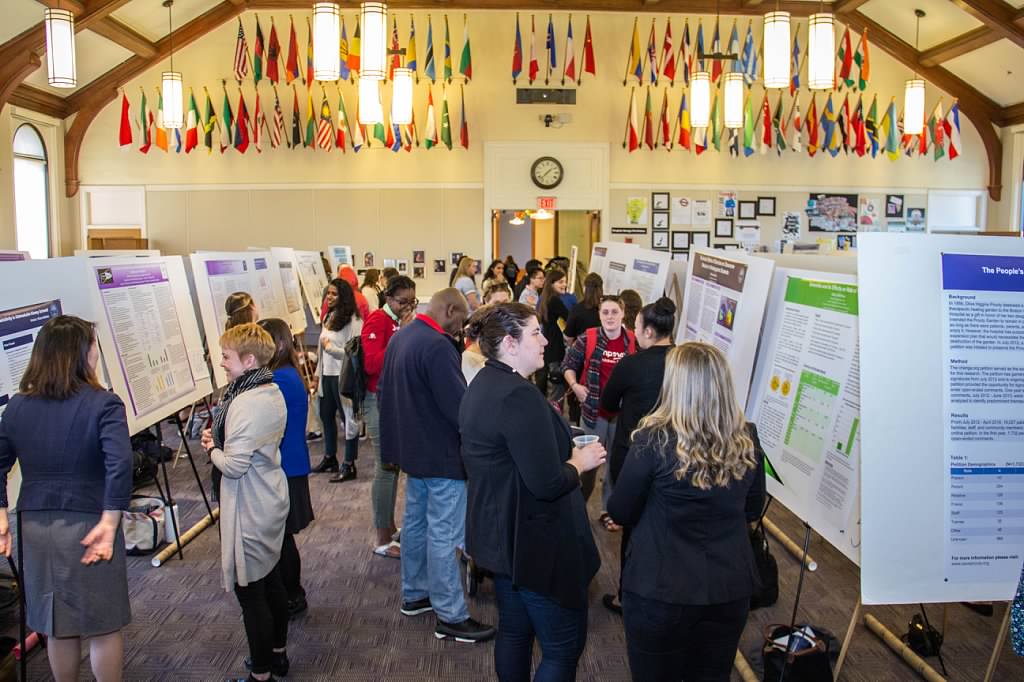 IfillSchool's tweet photo. Excited to start sharing images from this year's Simmons Undergraduate Symposium! #SimmonsResearch #SimmonsSTEM https://t.co/xPp7wmUIp3