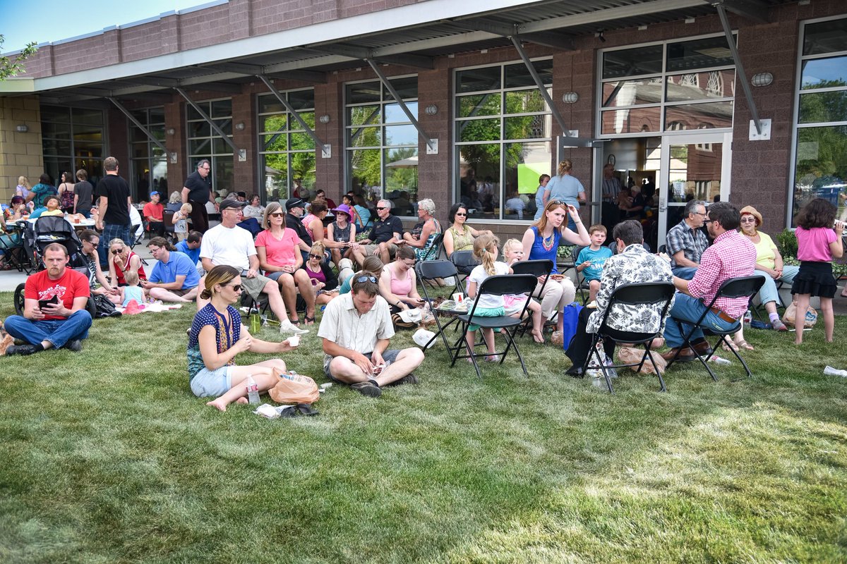 IJFBoise's tweet photo. Last year our landscaping was a hit! Come relax this year with a knish &amp; enjoy the music. June 16 &amp; 17. https://t.co/5KXPuORfJt