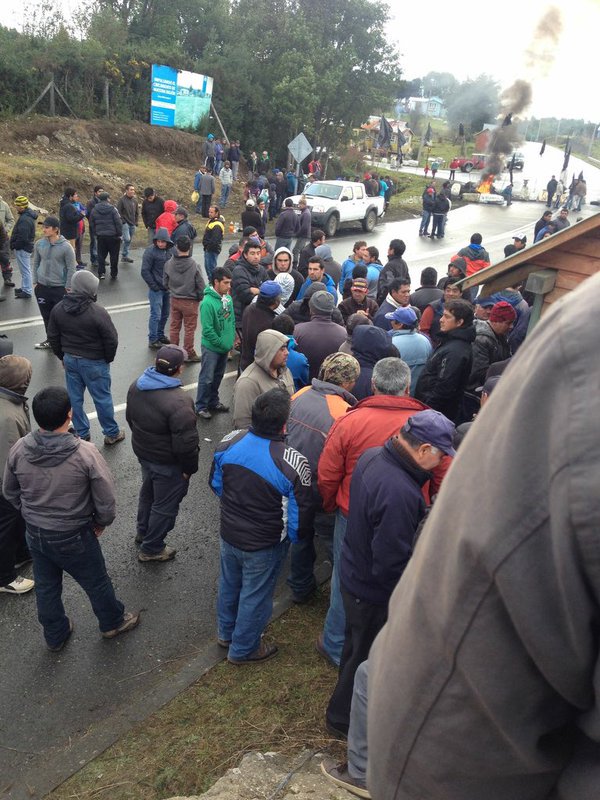 TTILosLagos's tweet photo. #Queilen: tránsito interrumpido en Ruta W-853 km 41, sector cruce #Detico por manifestaciones. Precaución #Chiloé https://t.co/6gVE80DcTQ