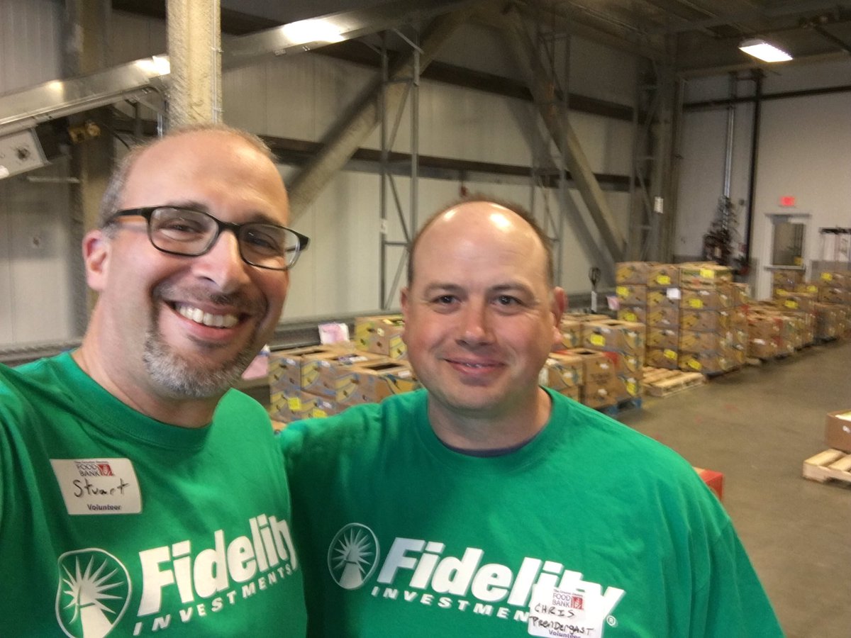 Sorting donated food #FidelityCaresDay #gr8bostonfoodbank