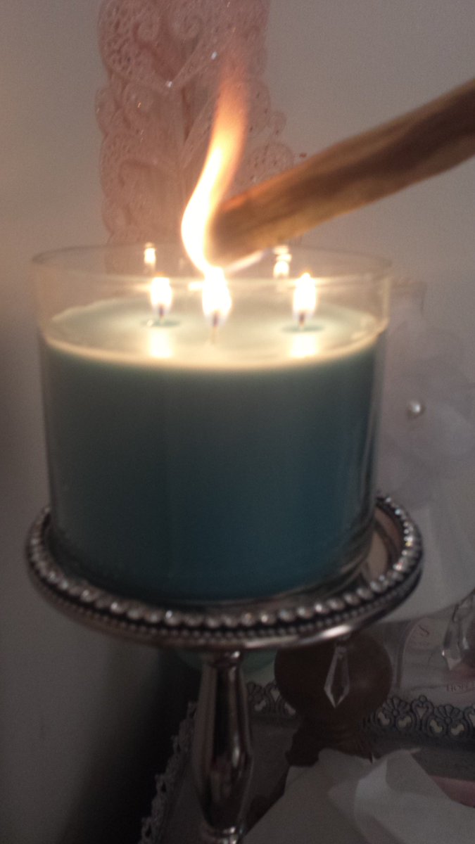LittleLaveau's tweet photo. Have a #magical day! https://t.co/zeflTaPU97