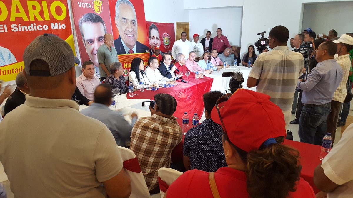 QuiqueAntun's tweet photo. Lo que queremos evitar en RD es una dictadura mediática y una dictadura de partido. https://t.co/2cPyaUSHiG
