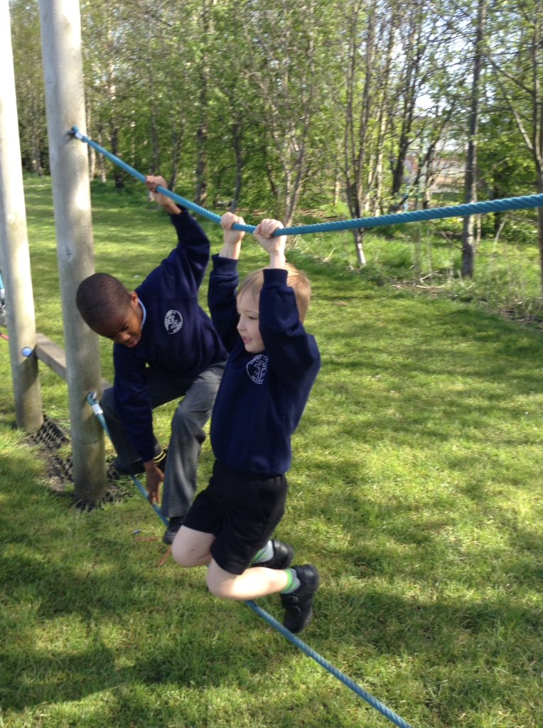 We had a visit from Coco the clown today! 😯 He took us on a clown challenge hunt! 🎪 😄🌟 the acrobats show Coco 💪
