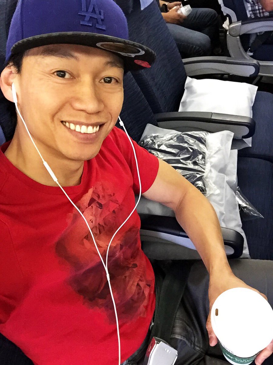 roddychong's tweet photo. Row to myself = #SkyBed! EWR✈️LAX 💺💺💺🛏💤 https://t.co/FwtQSEbA9L