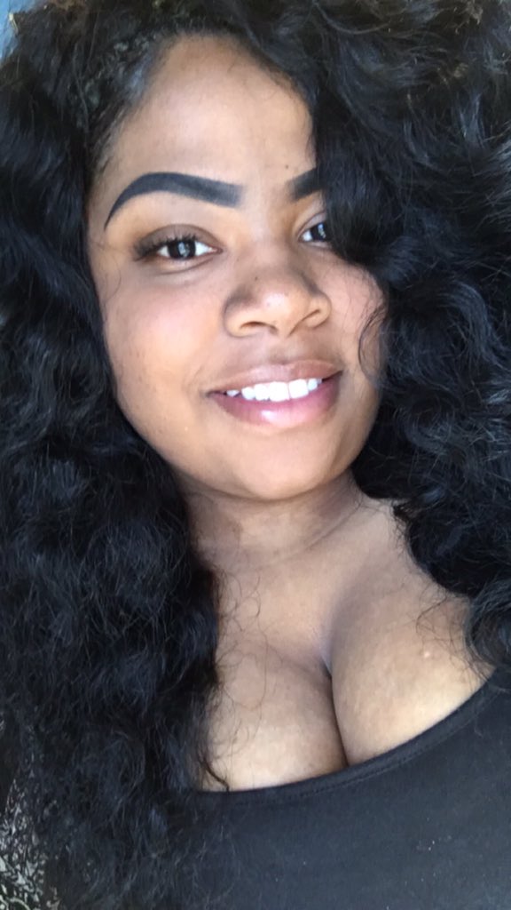 bouncinMYtweets's tweet photo. #followMeOnSnapchat 👣 trapgoddess21 👣 trapgoddess21 https://t.co/jZ7FurdPXU