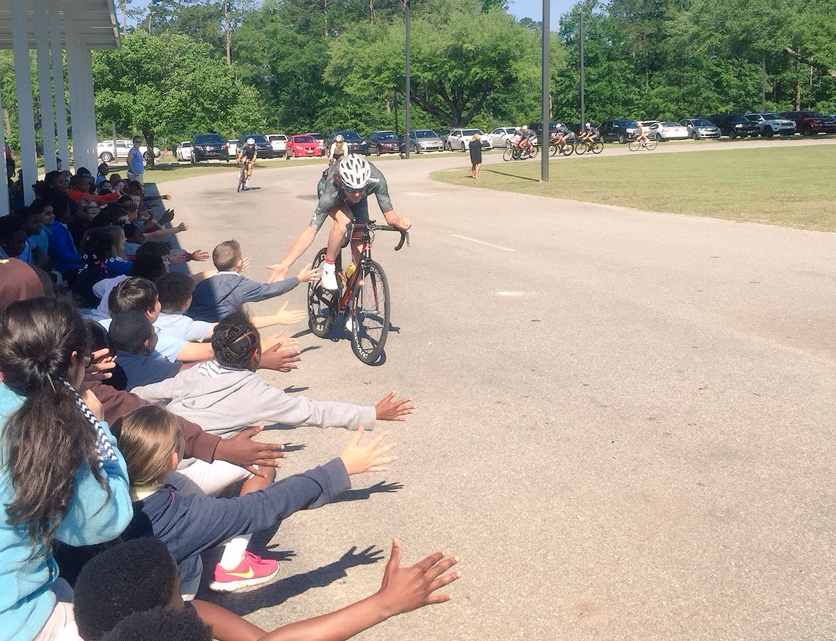 MalojaPushbiker's tweet photo. We had a great time today with the school kids! #usa #beapushbiker #inspiration https://t.co/jpZPH3VH1s