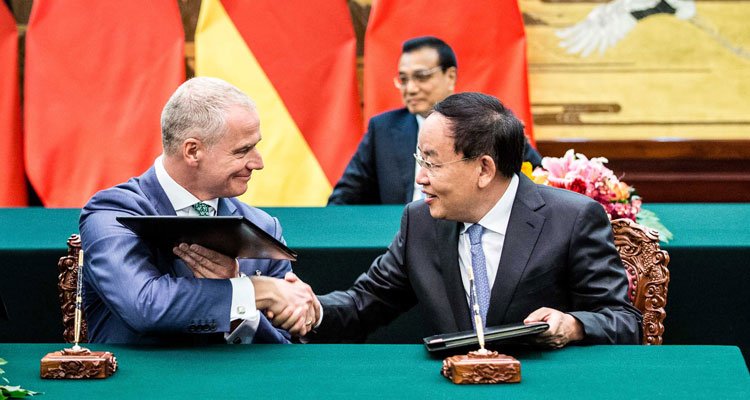 dwealthinsider's tweet image. Big losses .. Should we still invest in China? bit.ly/1rj2hIh #dwealthinsider #china #chinastocks