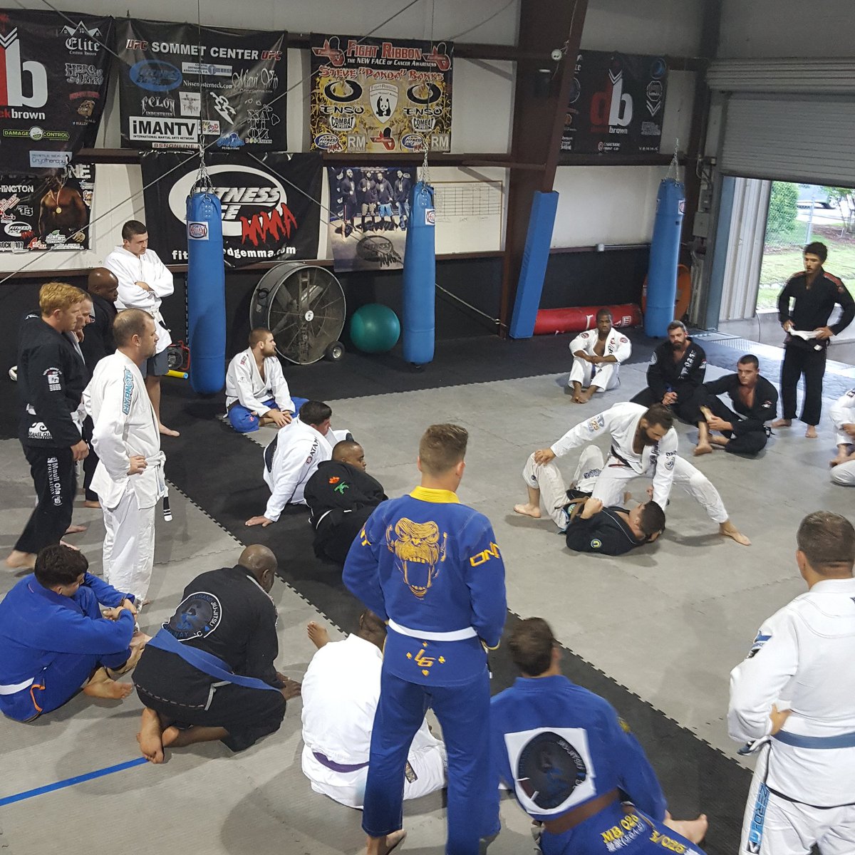 derrickakadk's tweet photo. Teaching knee on belly attacks Monday night @FitnessEdgeMMA with 33 on the mat https://t.co/Ccwir2Mu6e