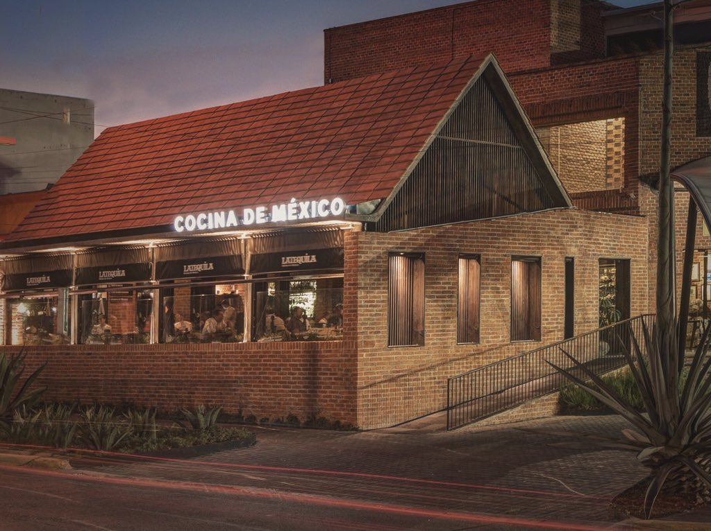 Bienvenidos a Mayo, él mes del amor incondicional.
¡Estrenamos terraza para mamá!