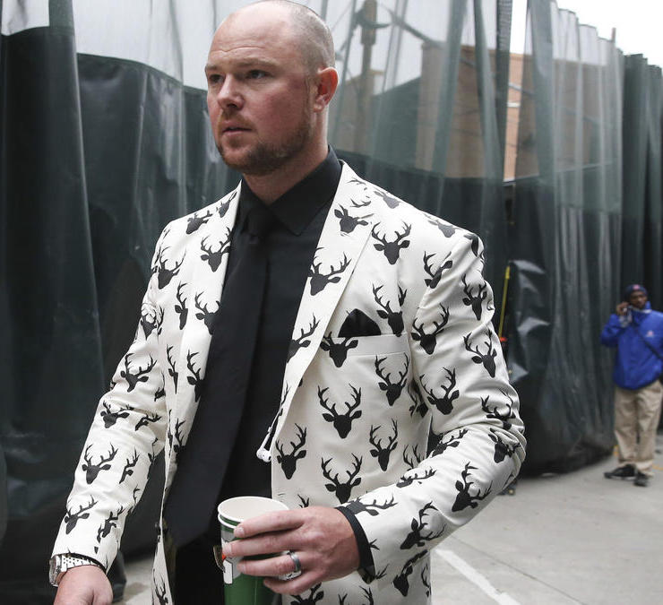 EleveeLifestyle's tweet photo. Check out @Cubs starting pitcher @JLester34 departing from #WrigleyField in an #EleveeCustom jacket by @eleveejen! https://t.co/maJ7mldyAo