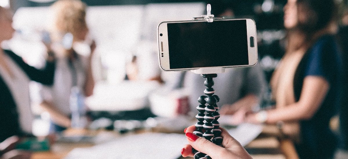allthingsjewels's tweet photo. RT @hootsuite: A 'how-to' guide on making effective @Facebook video ads: https://t.co/AxtfGDLwWQ https://t.co/e7D3QxAgB9