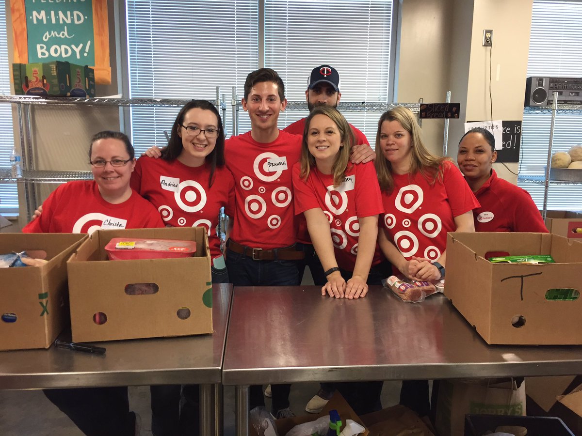 #T1831GivesBack <a href="/JansonKinsley/">Janson Kinsley</a> <a href="/HaileyEibler/">Hailey Eibler</a> <a href="/Howard_JoshT/">Josh Howard</a> @Paige_Kristine #DayOfService