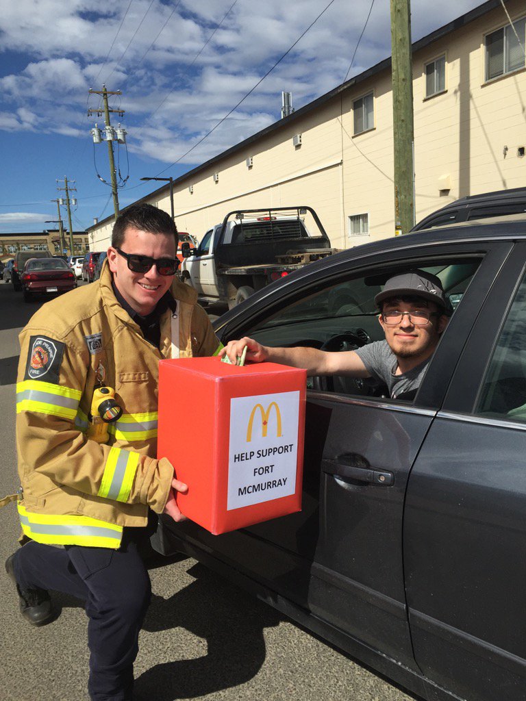 DaleBond9's tweet photo. @McD_Canada @ROCK977 @CityofGP @RMHCNA #GPAB working together to support families. #McHappyDay https://t.co/q6LU8X4EeO