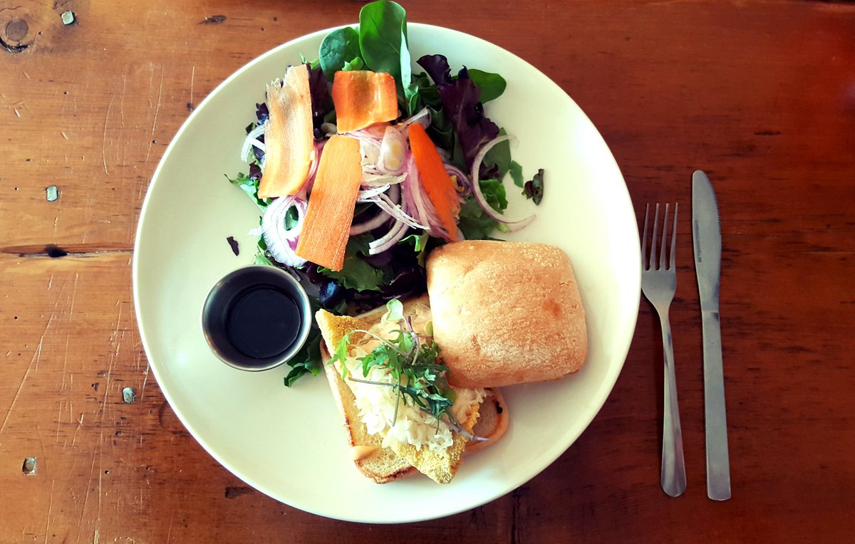 thesevenspot's tweet photo. @thesevenspot Crew loving Viroqua today! Driftless Cafe...exquisite! #driftlesscafe #farmtotable #thesevenspot https://t.co/Fb7IThzhPG