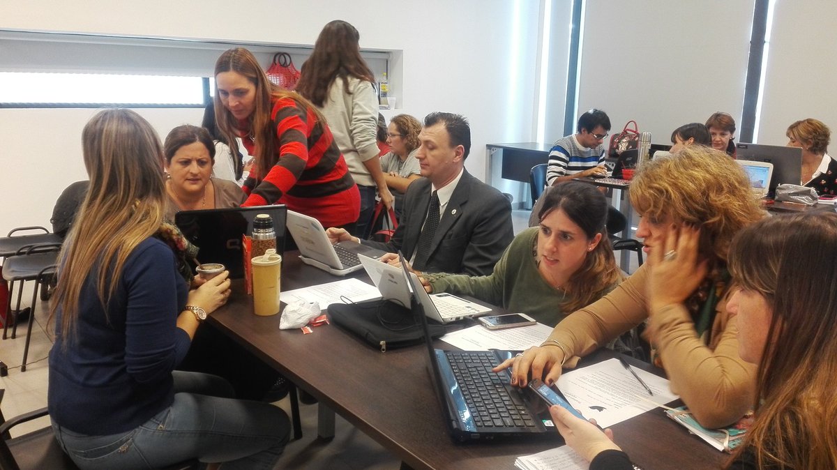 CARINADINATALE's tweet photo. Grupo 1 convivencia escolar #cyticsanfco #ccrtic https://t.co/e2bY5LPrdr