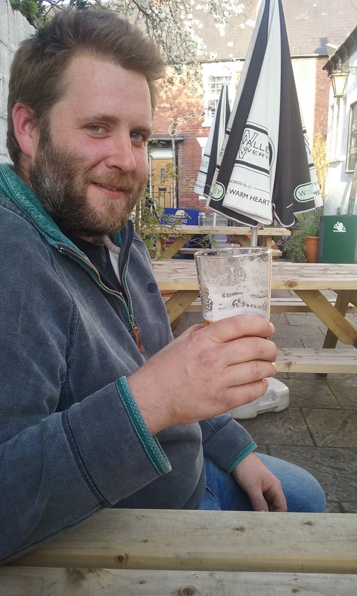 BeerBubbleUK's tweet photo. Back on the @SwanBrewery Gold with our pal from @StMichaelsCP . We love it long time! https://t.co/S1QqOiJaWC