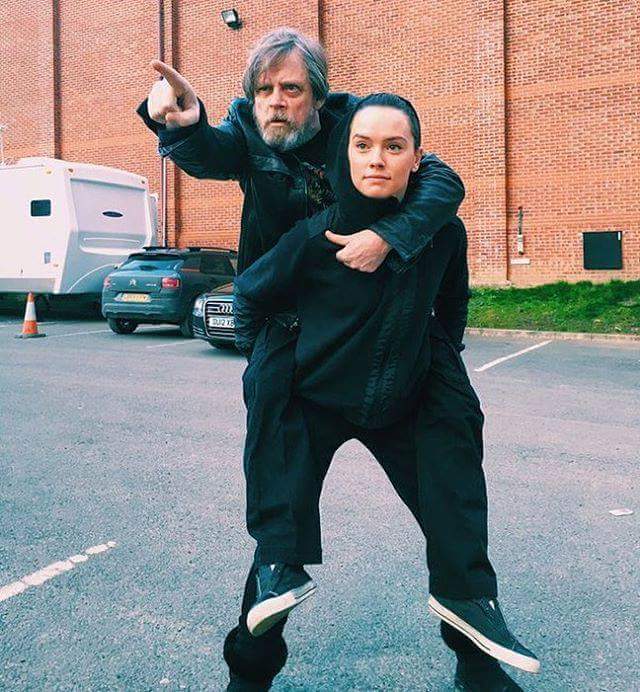 IndecenteH's tweet photo. It's star wars day!! #MayThe4thBeWithYou #StarWarsDay #Geekismo #Fandom https://t.co/iWmzVMMsjv