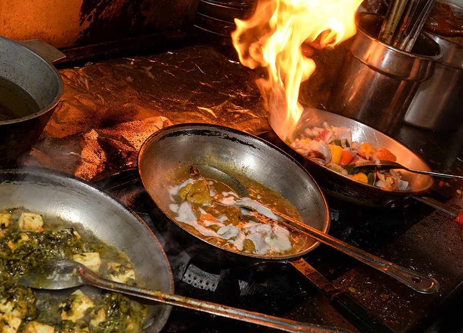 KatieShineYoung's tweet image. Something to warm your heart and soul, right in downtown Portsmouth. @TheSquareNH buff.ly/1rtvLU6