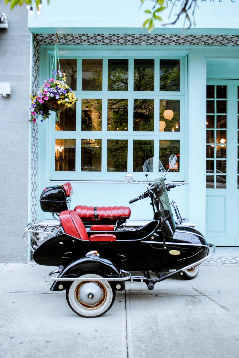 Week day adventures in Williamsburg call for a visit to <a href="/sweethaus/">sweethaus</a> #UseParklee #Parklee #Parking #App #Brooklyn #NYC