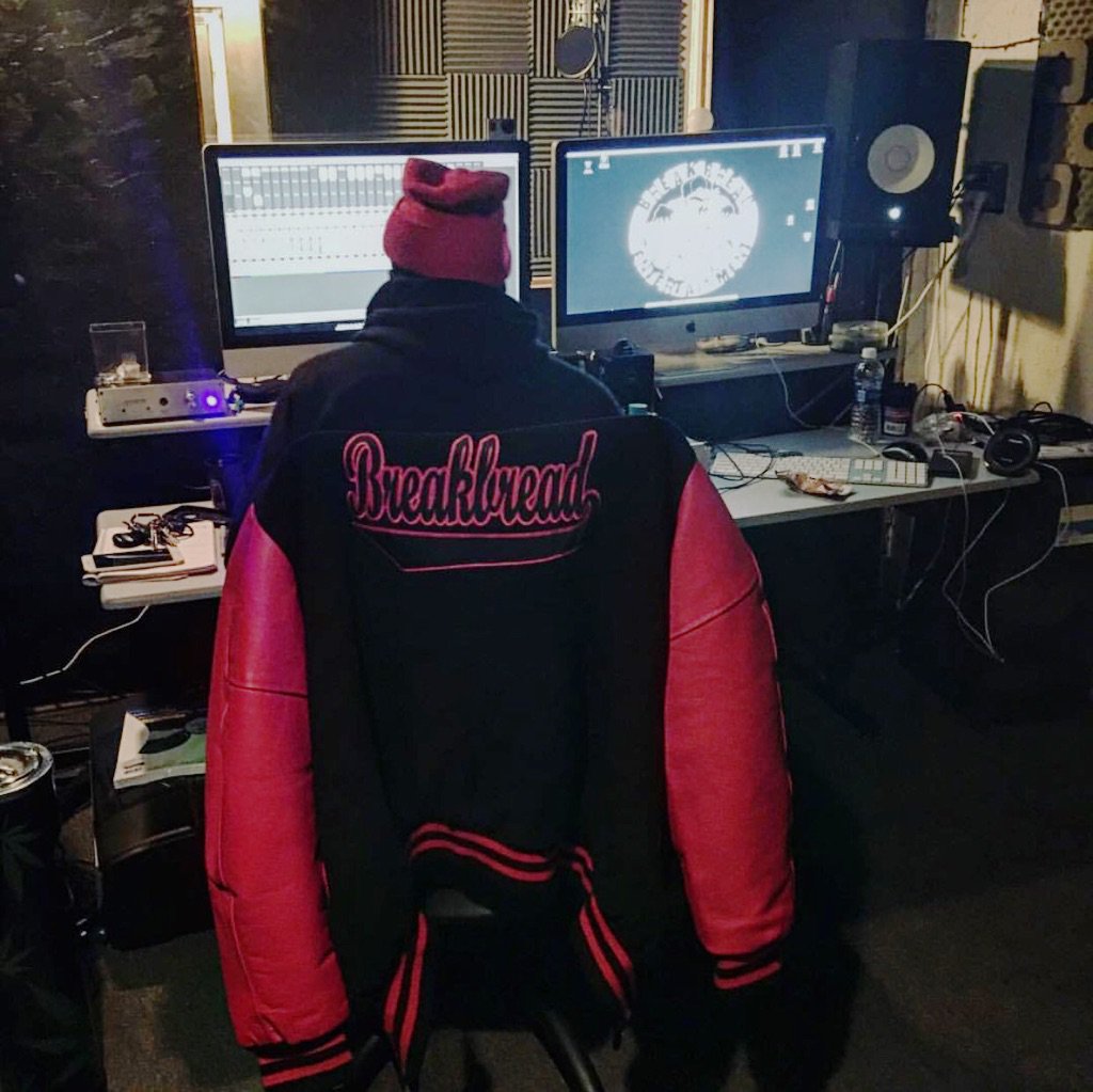 THEGENIUSOFAV's tweet photo. Getting the attire in order #Letterman #StudioLife #BreakbreadEnt https://t.co/HsePl6H57U