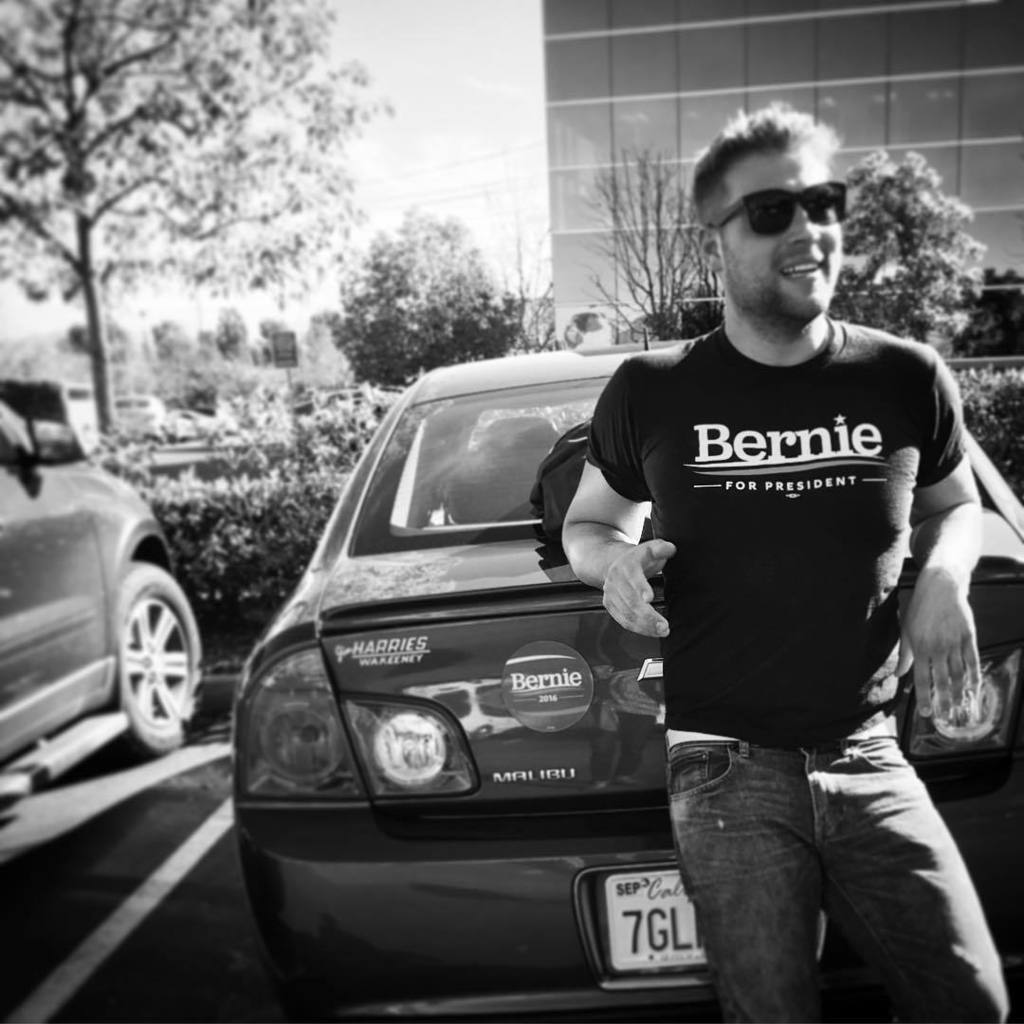 topgaynewz's tweet photo. Instagram: tomlucein #menwhobern #feelthebern #bernie2016 #bernbabybern #bernieismagic #berniesanders #berndownforw⦠https://t.co/C1o8sjUlQB